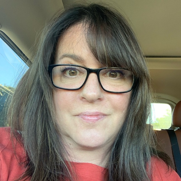 Meet your Posher, Elissa - Picture 1 of 1